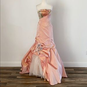 Extravaganza Dress 🌹